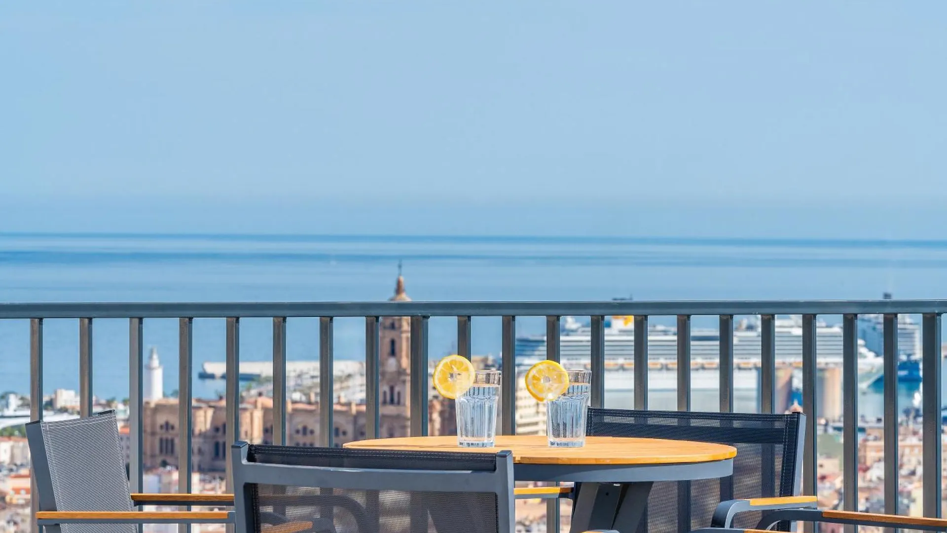 Malaga Tower View 아파트